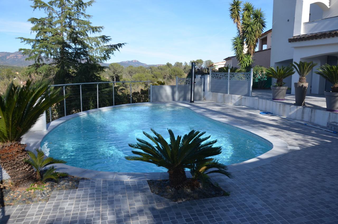 Belle Maison Avec Piscine Dans Les Hauteurs A Saint Raphael المظهر الخارجي الصورة